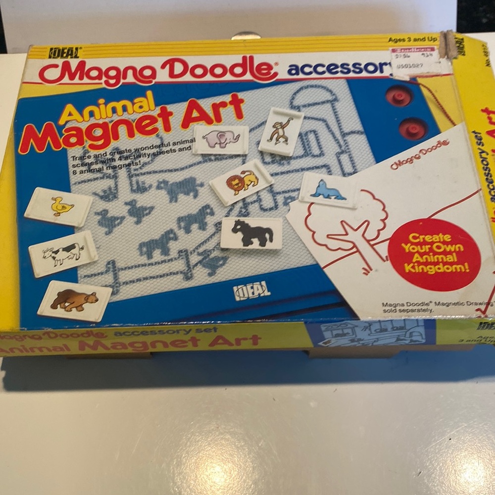 NWOT and Vintage 1988 Magna Doodle Accessory, Animal Magnet Art